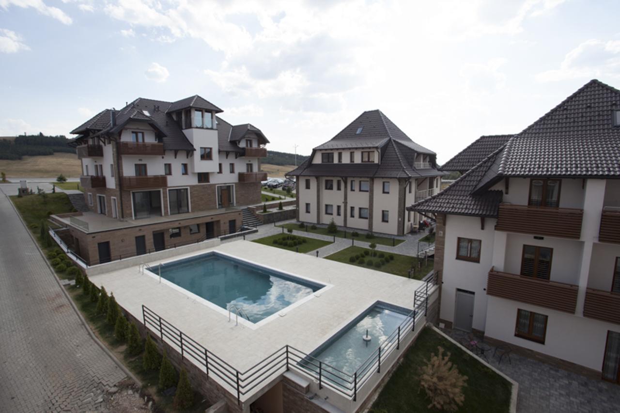Apartment Hills